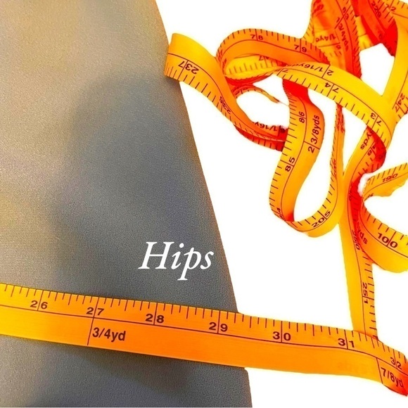 Co-ord Set: Hand Crafted Two-Piece Wide Leg Pant Suit - Picture 13 of 16